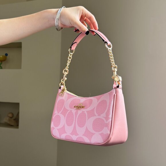 Authentic COACH CAL51 TERI pink shoulder bag. - Picture 4 of 14